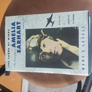 THE EXTRAORDINARY LIFE OF AMELIA EARHART.